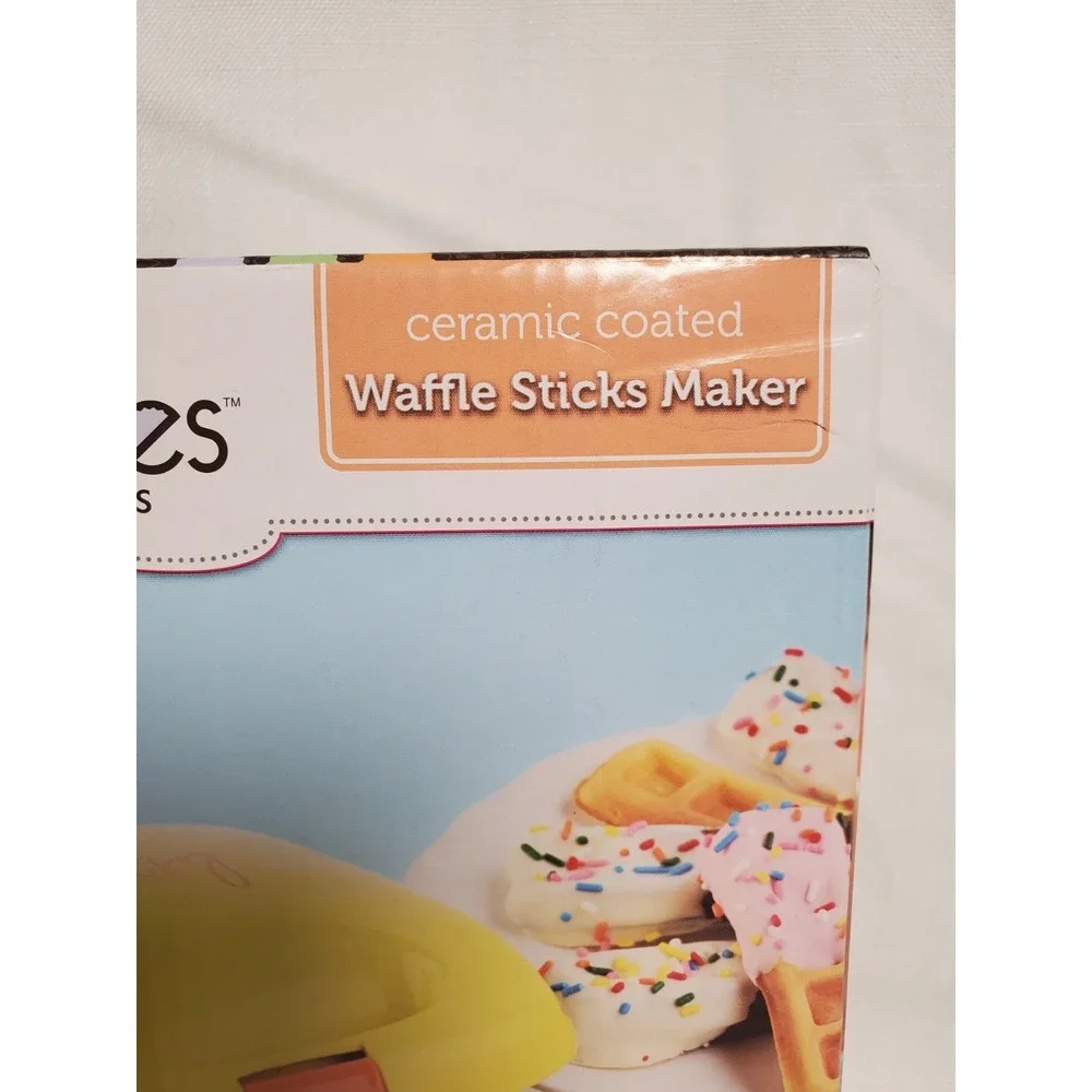 Babycakes Mini's Ceramic Coated Waffle Sticks Maker Yellow WMM-401‎ Makes 4 NEW